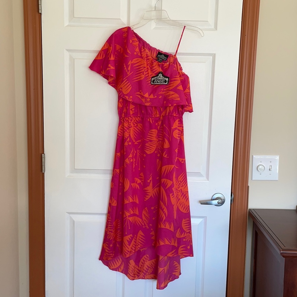 Tropical one shoulder, asymmetrical pink dress. Size Large